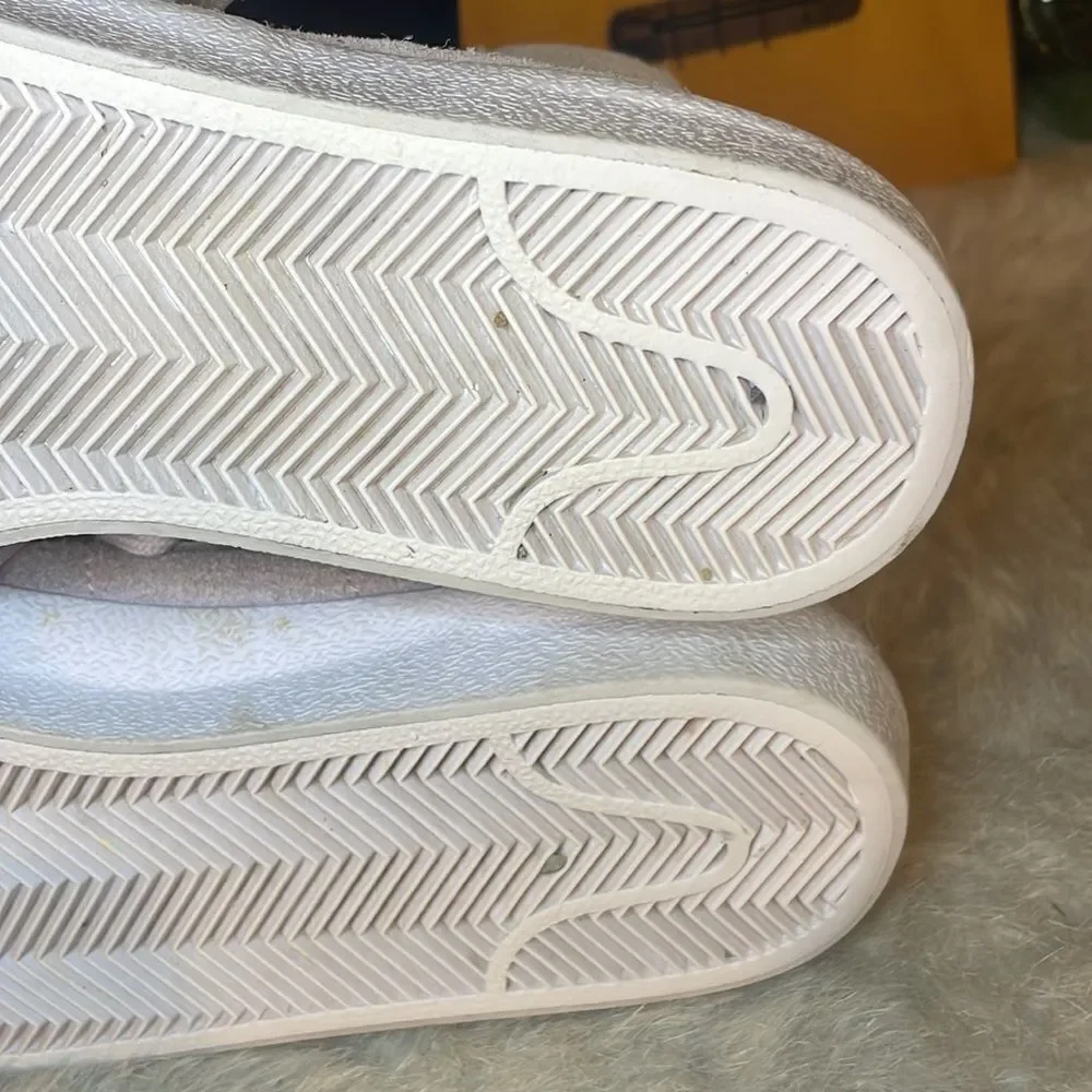 Nike high tops 5.5 (4475)